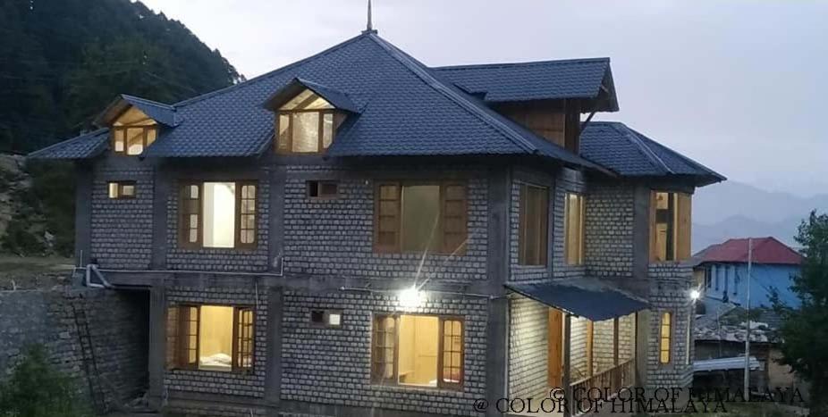 Loghouse At Khajjiar Lake Luaran gambar